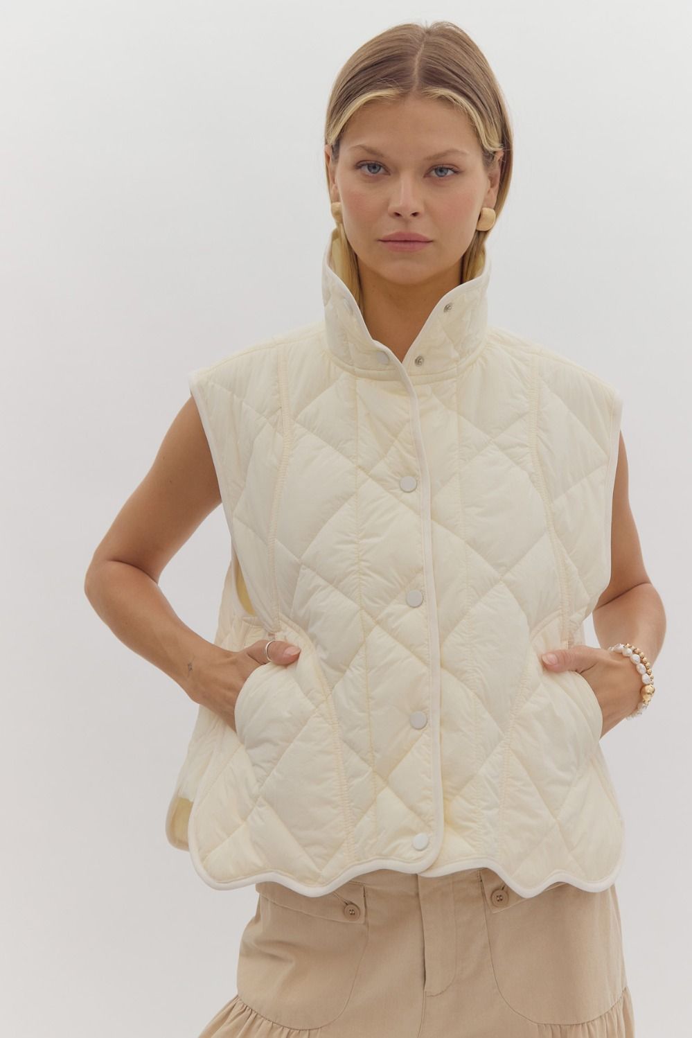 ENTRO INC Women's Top CREAM / S Quilted Scallop Vest || David's Clothing J24028