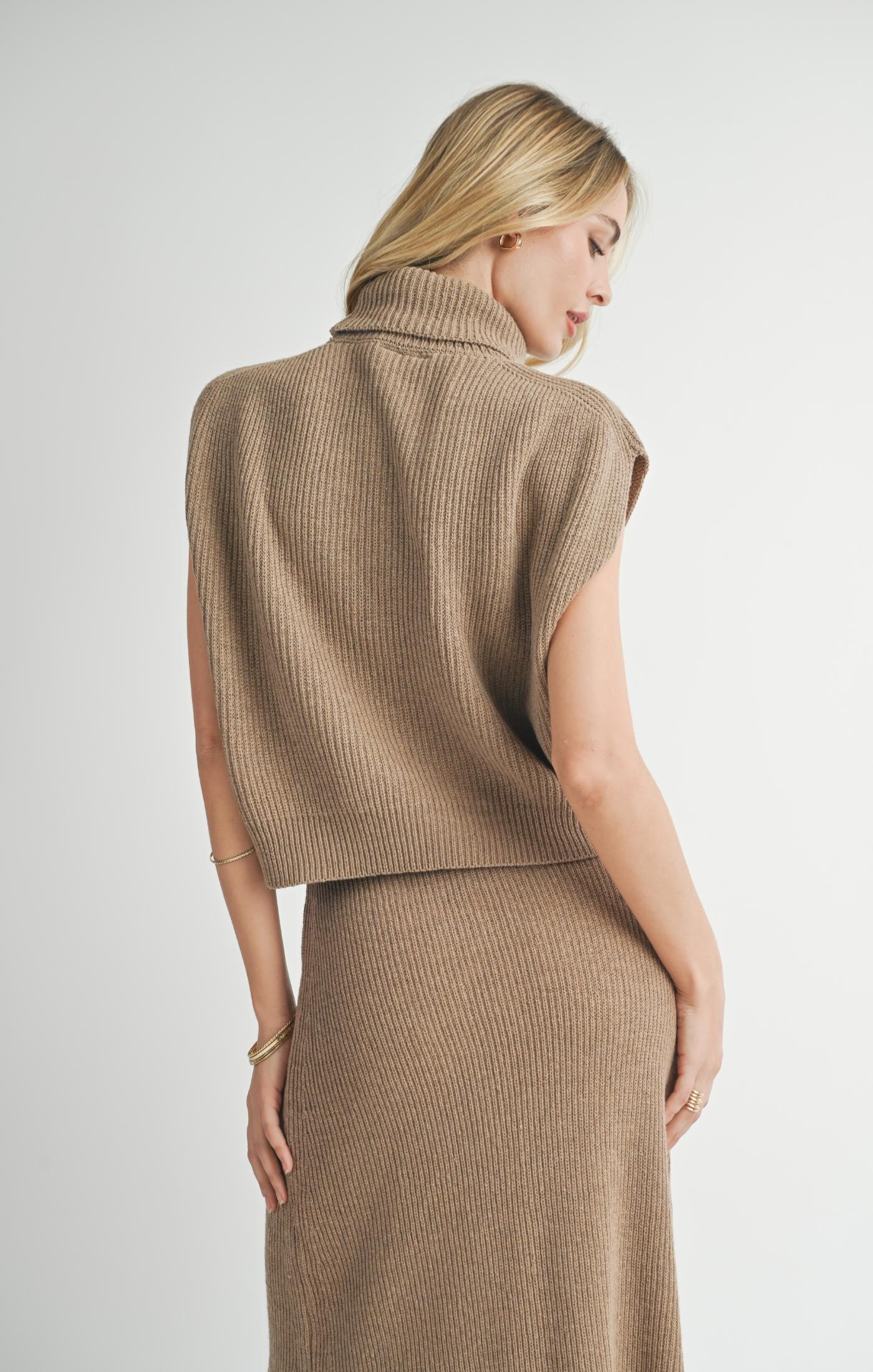 SADIE AND SAGE Women's Top Sadie And Sage Crosby Ribbed Turtleneck Vest || David's Clothing