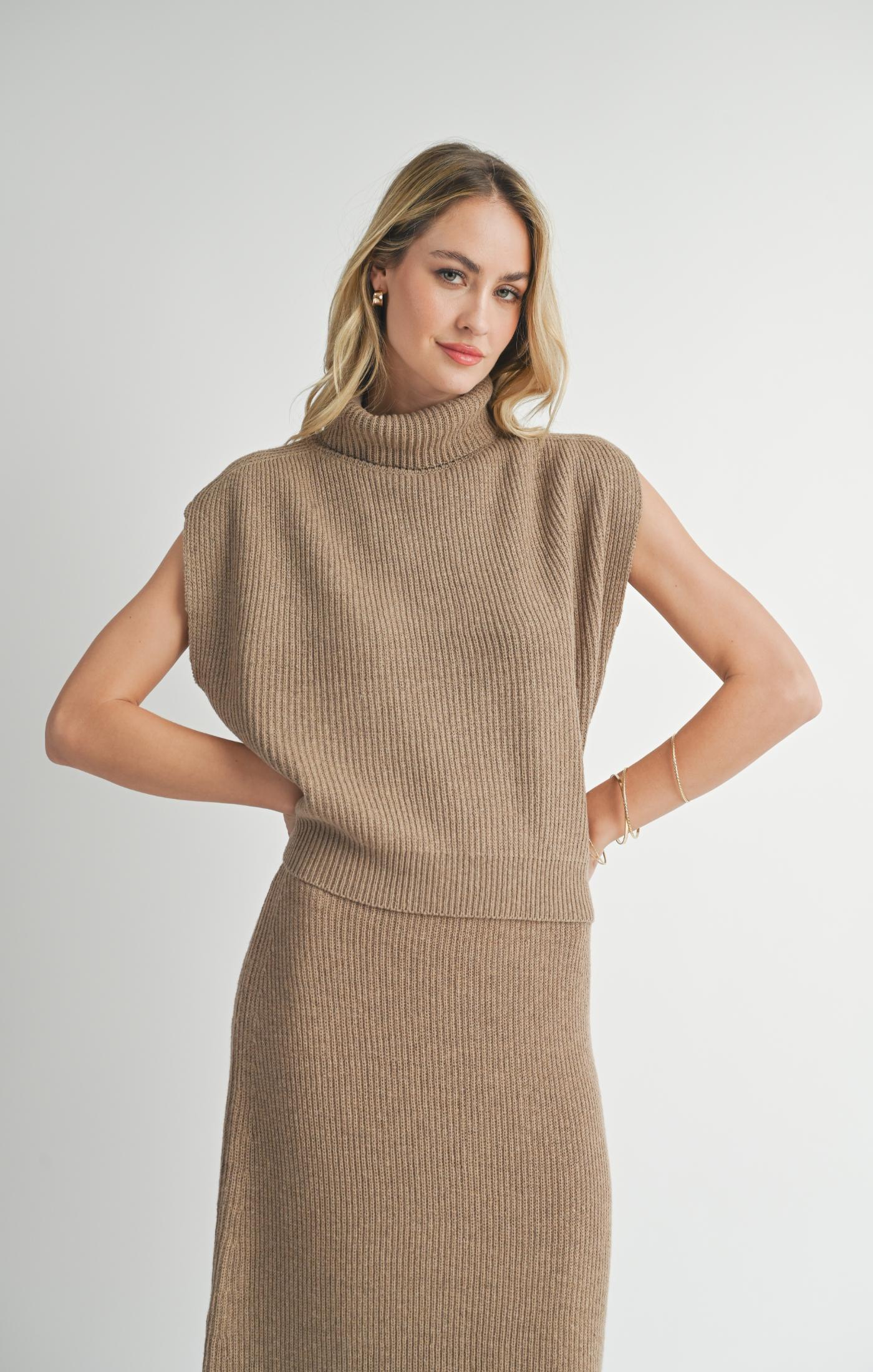 SADIE AND SAGE Women's Top Sadie And Sage Crosby Ribbed Turtleneck Vest || David's Clothing