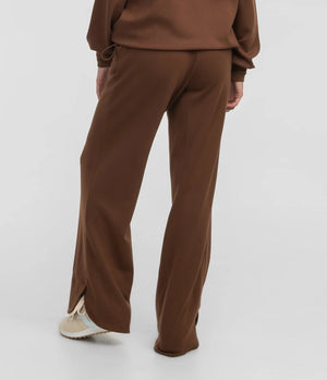 SOUTHERN SHIRT CO. Women's Pants Southern Shirt AstroKnit Performance Pants - Espresso || David's Clothing