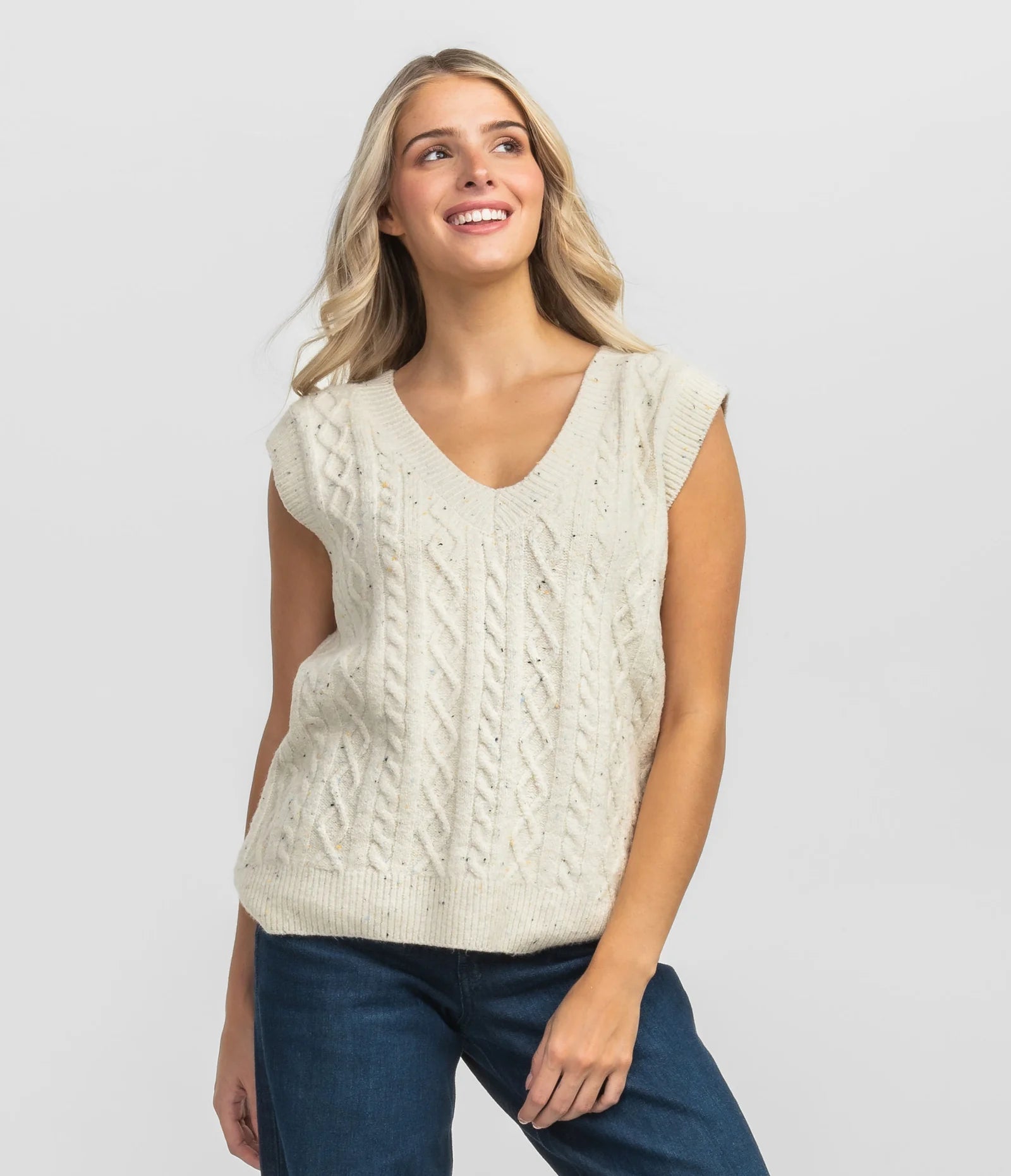 SOUTHERN SHIRT CO. Women's Sweater Southern Shirt Cable Sweater Vest - Off White || David's Clothing